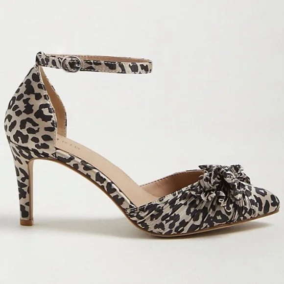 torrid Leopard Print Ankle Strap Pointed Toe Heels - Black & Cream - Picture 6 of 11